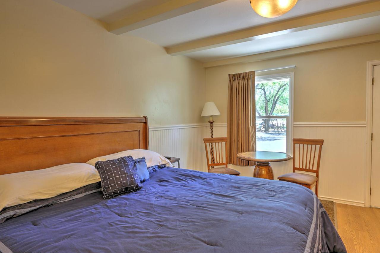 Western Star Inn Rifle Bilik gambar
